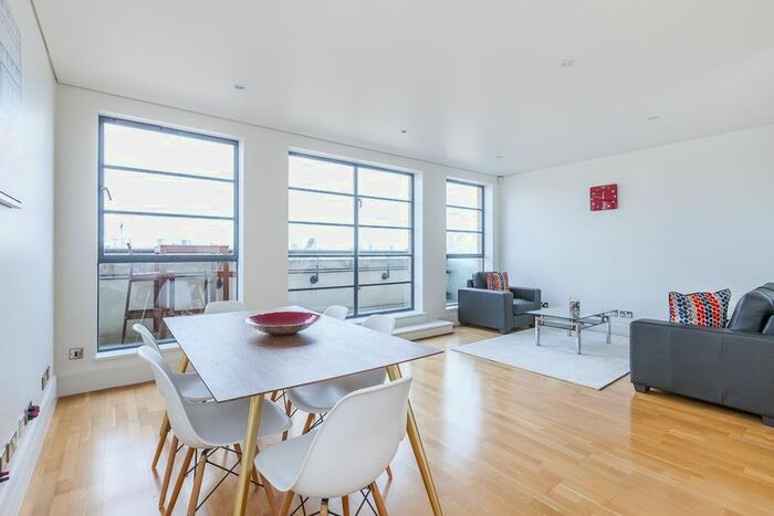 2 Bedroom Flat To Rent In Shad Thames, London, SE1