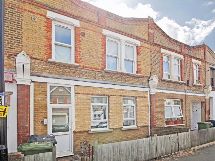 2 Bedroom Flat To Rent In Muirkirk Road, Catford, SE6