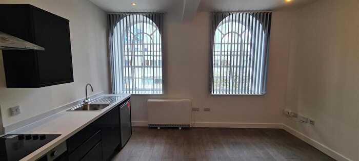 1 Bedroom Apartment To Rent In - High Street, SO14