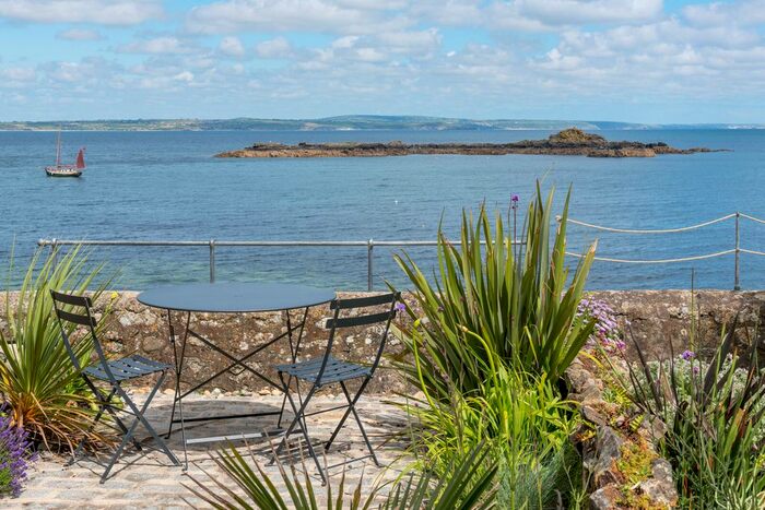 1 Bedroom Detached House For Sale In Saltponds, Mousehole, Cornwall, TR19