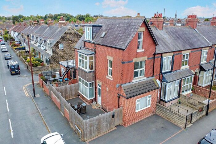 2 Bedroom Flat For Sale In A King Edwards Drive, Harrogate, HG1