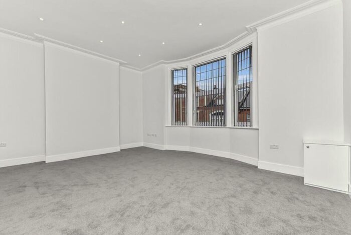 3 Bedroom Flat To Rent In High Road Wembley Middlesex, HA9