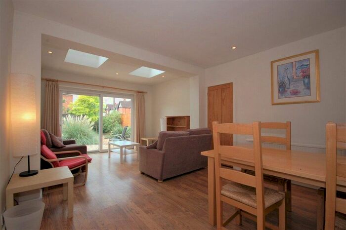 6 Bedroom Detached House To Rent In South Road, Guildford, GU2