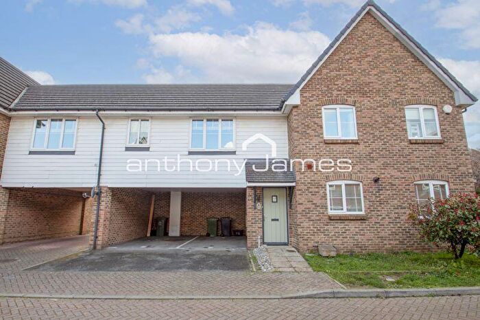 2 Bedroom Coach House To Rent In Baker Crescent, Dartford, DA1