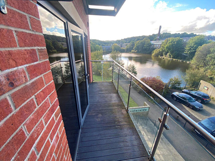 2 Bedroom Apartment To Rent In St. James Court West, Accrington, BB5