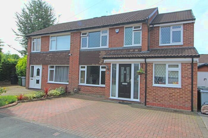 4 Bedroom Semi-Detached House To Rent In Graymarsh Drive, Poynton, Stockport, SK12