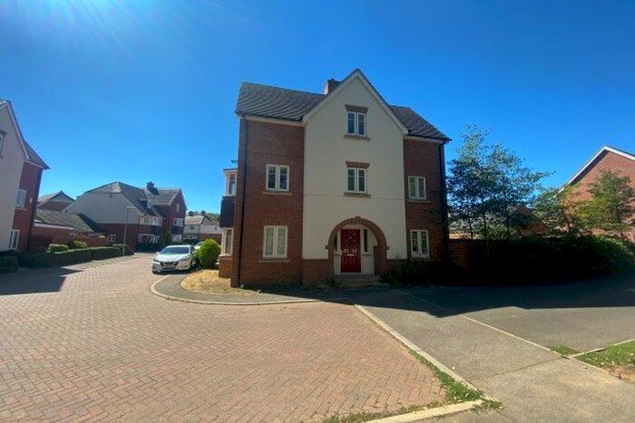 4 Bedroom Property To Rent In Fitzgerald Court, Northampton, NN3