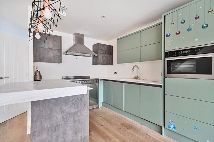 4 Bedroom Apartment To Rent In Basevi Way Deptford, SE8