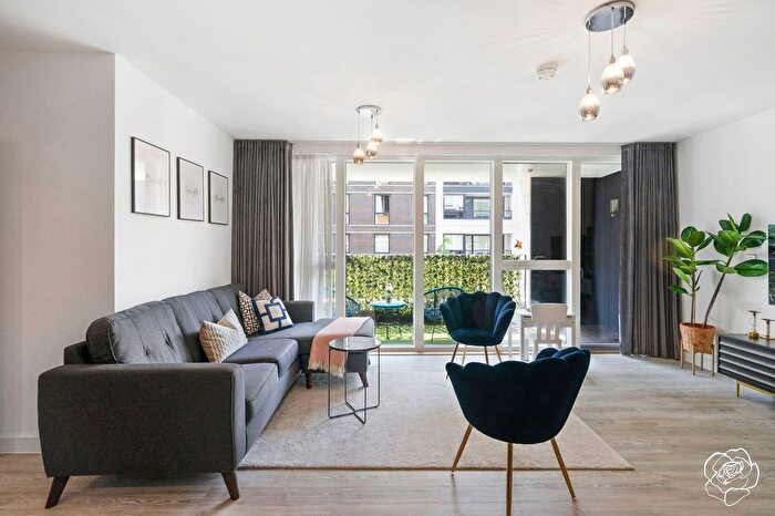 3 Bedroom Flat For Sale In Hyett Court, Peloton Avenue, Stratford, E20