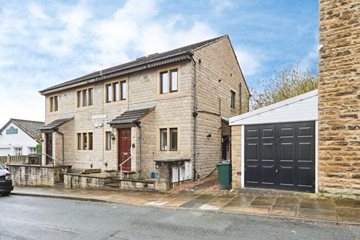 2 Bedroom Terraced House For Sale In Hollings Street, Bingley, BD16