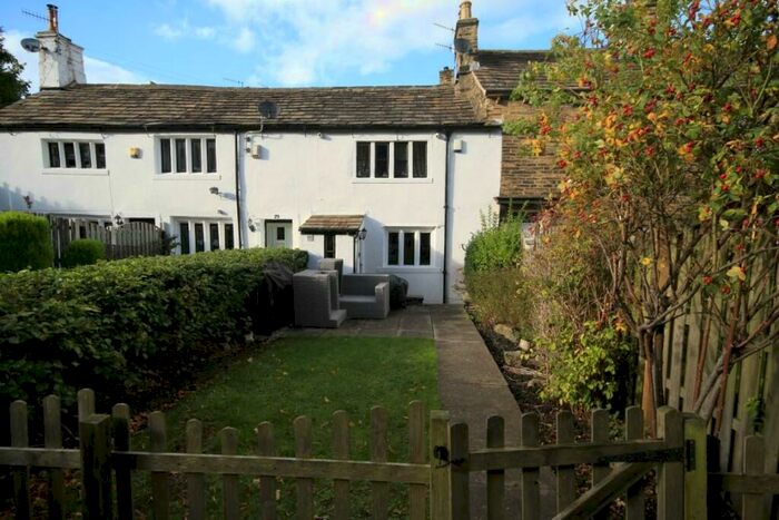 2 Bedroom Terraced House To Rent In Town Lane, Idle, BD10