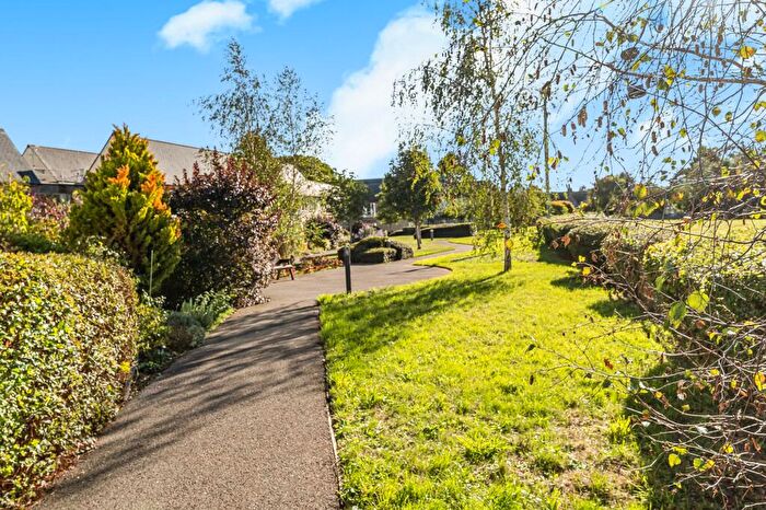 2 Bedroom Flat For Sale In Shipton Road, Milton-Under-Wychwood, OX7