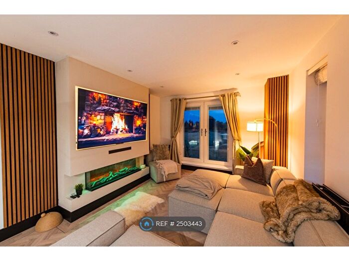 2 Bedroom Flat To Rent In Leybourne Chase, West Malling, Leybourne, ME19