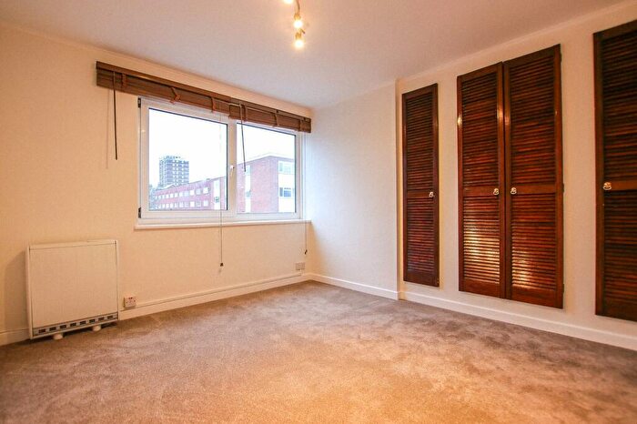 2 Bedroom Flat To Rent In Banfor Court, Clarendon Road, Wallington, SM6