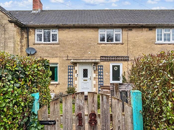 3 Bedroom Terraced House For Sale In Holdcroft Close, Blunsdon, Swindon, SN26