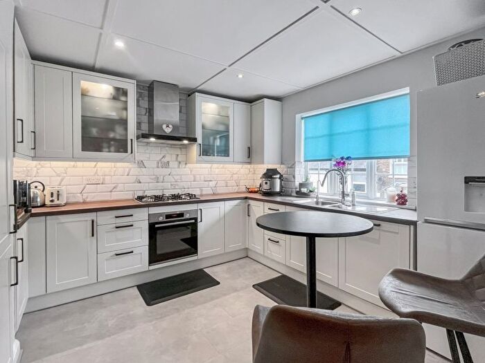 3 Bedroom Detached House For Sale In Queen Street, High Wycombe, HP13