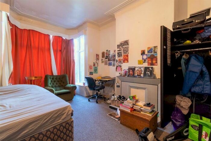 4 Bedroom House To Rent In Brudenell Mount, Hyde Park, Leeds, LS6