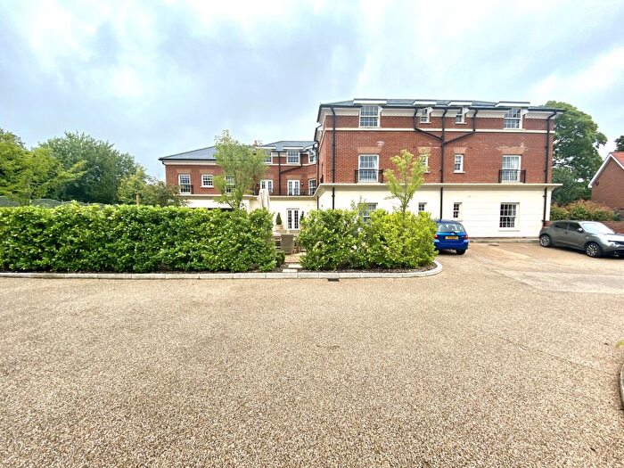 1 Bedroom Apartment For Sale In Fleur De Lis, Dairy Walk, Hartley Wintney, RG27