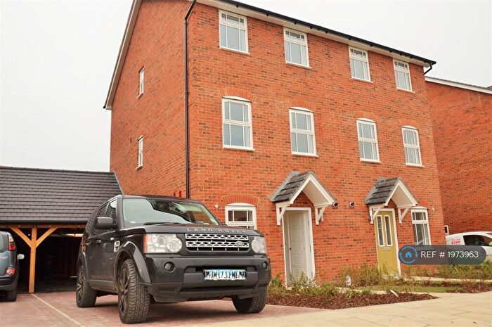 3 Bedroom Semi-Detached House To Rent In Mercer Avenue, Dartford, DA10