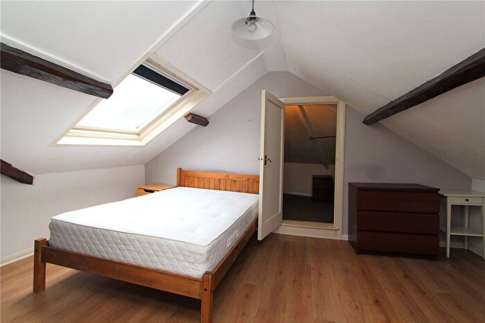 2 Bedroom Flat To Rent In The Common, London, Uk, W5