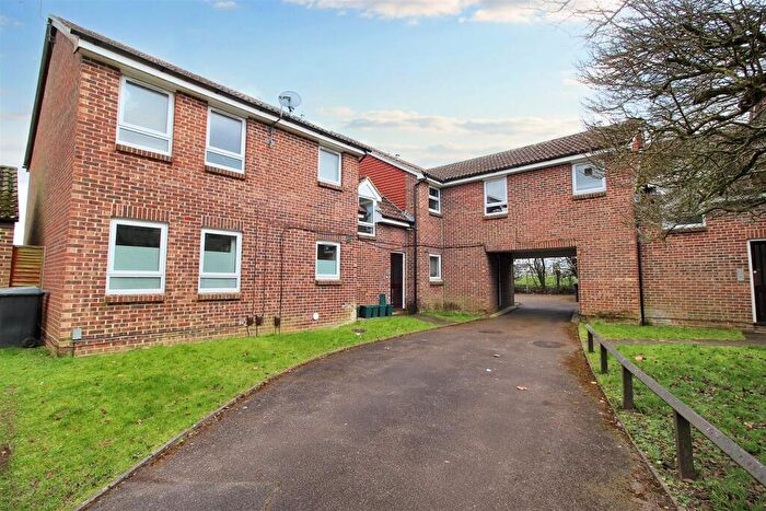 Studio For Sale In Wyre Court, Tilehurst, Reading, RG31