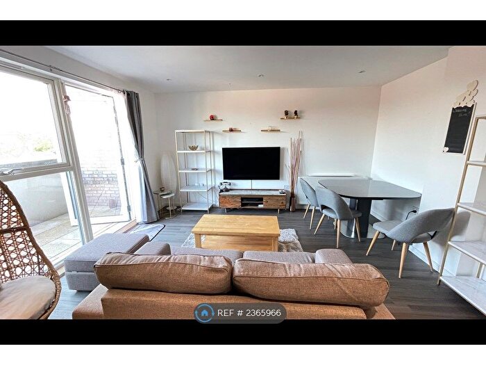 1 Bedroom Flat To Rent In Gerrard Court, Hounslow, TW3