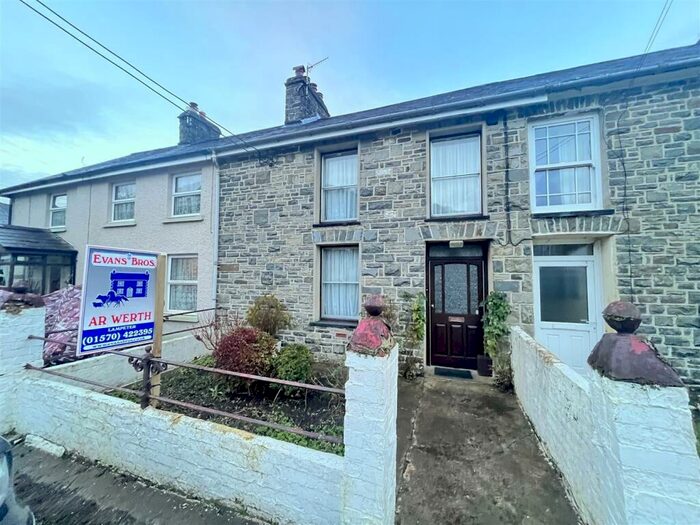 4 Bedroom House For Sale In Cwrtnewydd, Llanybydder, SA40