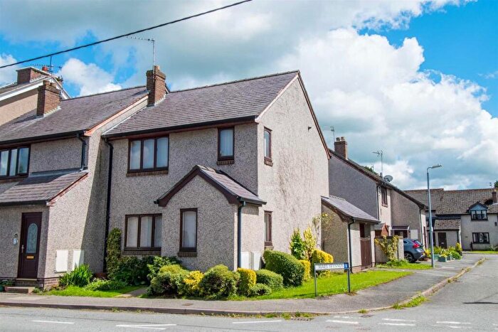 2 Bedroom Semi-Detached House For Sale In Mwrog Street, Ruthin, LL15