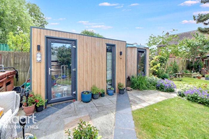 4 Bedroom Terraced House For Sale In Addison Road, Milton Keynes, MK18