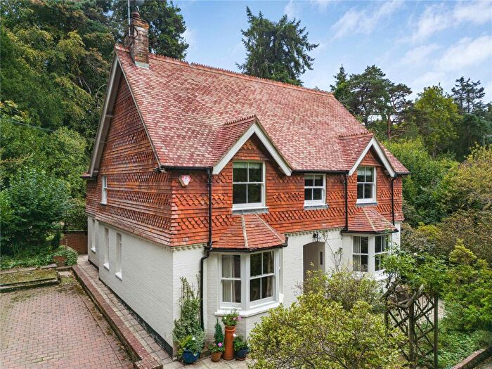 4 Bedroom Detached House For Sale In Highercombe Road, Haslemere, Surrey, GU27