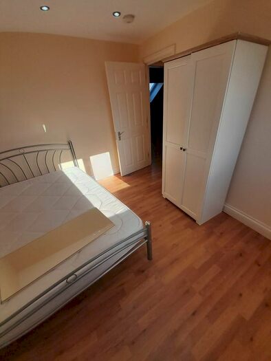 2 Bedroom Flat To Rent In Cranbrook Road, Ilford, IG6