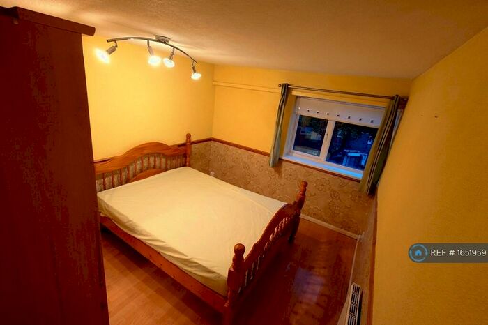 3 Bedroom Terraced House To Rent In Ralph's Meadow, Birmingham, B32