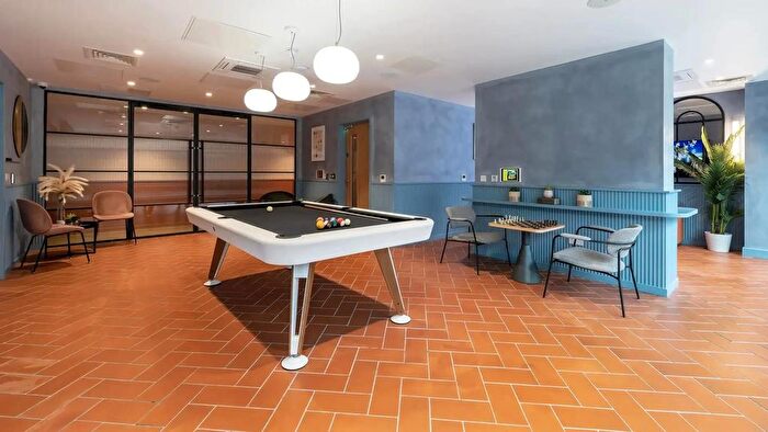 Studio To Rent In University Road, Belfast, BT7