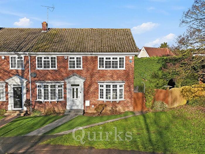 4 Bedroom End Of Terrace House For Sale In Home Meadows, Billericay, CM12