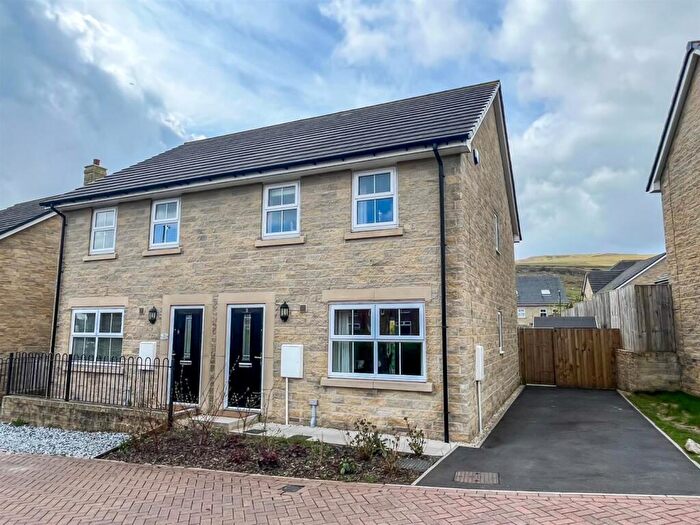 3 Bedroom Semi-Detached House For Sale In Ashford Drive, Buxton, SK17