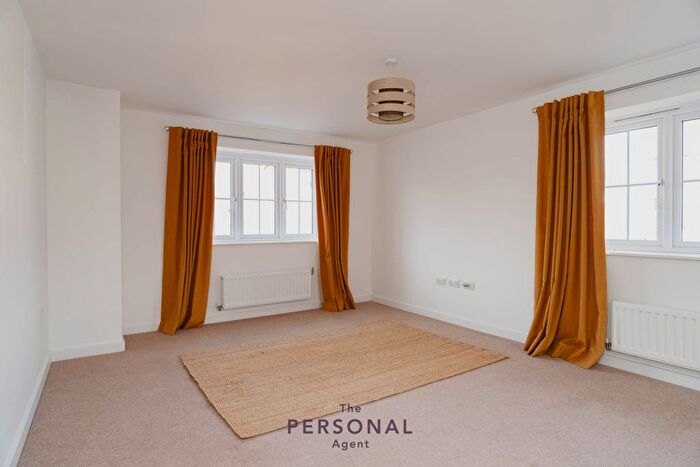 1 Bedroom Flat To Rent In Hayton Crescent, Tadworth, KT20
