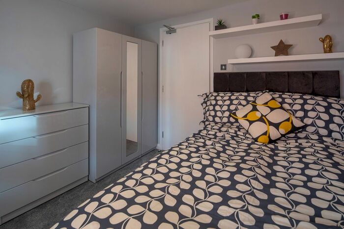 4 Bedroom Flat To Rent In Malin Hill, Nottingham NG1