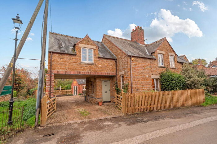 4 Bedroom Cottage For Sale In Basic Cottage, Main Street, Eaton, NG32