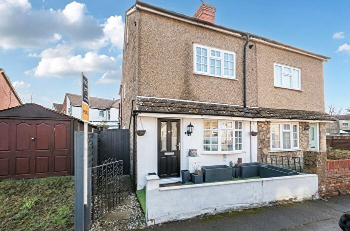 3 Bedroom Semi Detached House For Sale In Church Street, Stratton St Margaret, Swindon, SN3