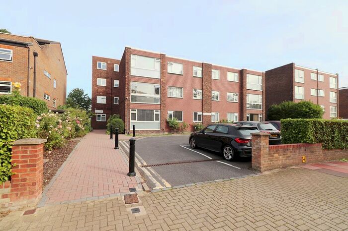 1 Bedroom Flat To Rent In Court Downs Road, Beckenham, Kent, BR3
