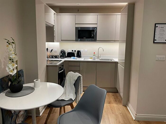 1 Bedroom Flat To Rent In North Street, Leeds, LS2