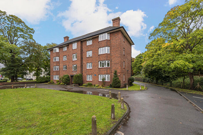 2 Bedroom Apartment For Sale In West Barnes Lane, New Malden, KT3