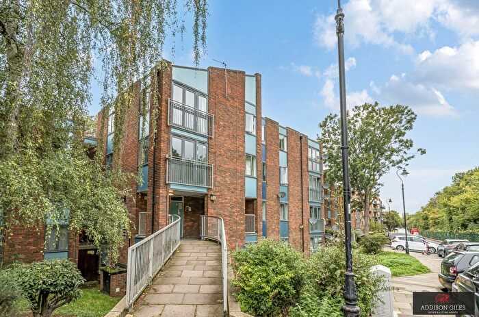 1 Bedroom Flat For Sale In Copley Close, London, Greater London, W7