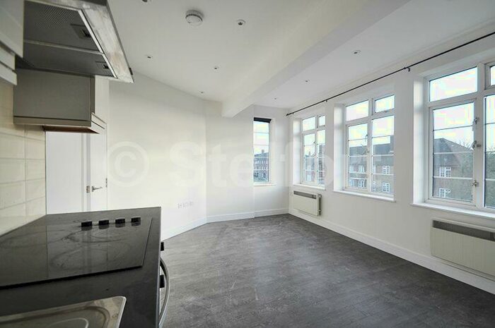 2 Bedroom Apartment To Rent In Mottingham Road, London, SE9