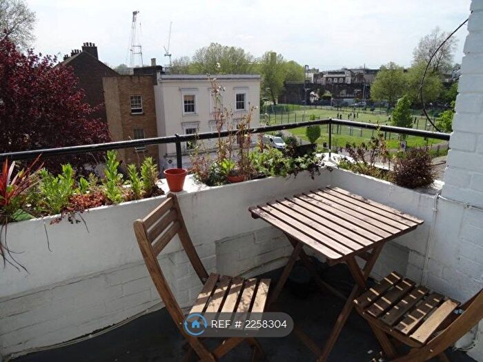 3 Bedroom Flat To Rent In Kingsbridge Court, London, NW1