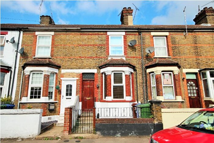 2 Bedroom House To Rent In Maple Road Grays, RM17