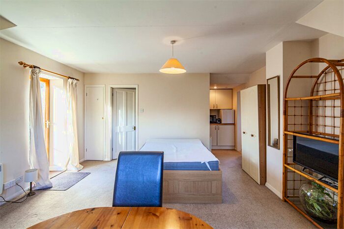 1 Bedroom Flat To Rent In Riveracres Studio, Moulsford OX10
