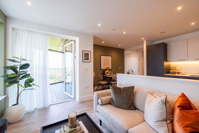 2 Bedroom Flat For Sale In Silver Road, Lewisham, SE13