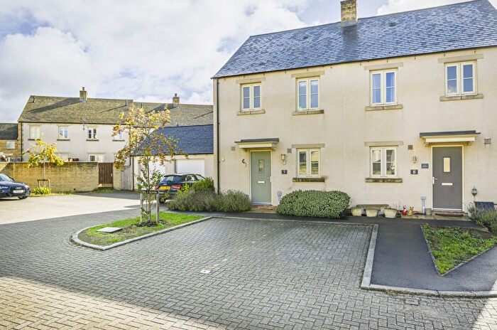 3 Bedroom Semi-Detached House To Rent In De Borg Close, Tetbury, GL8