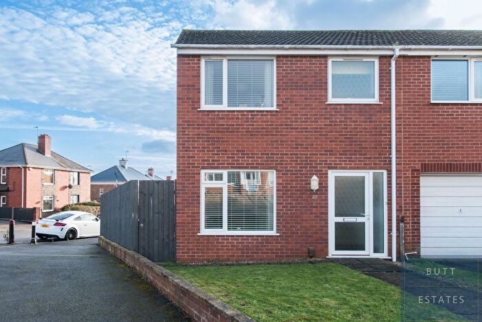 3 Bedroom End Terrace House For Sale In Wentworth Gardens, Exeter, EX4